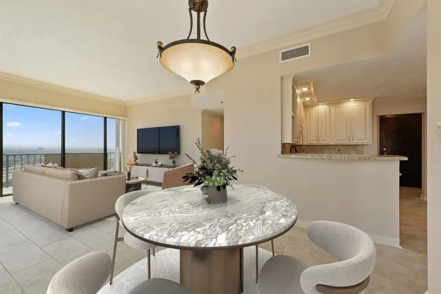 $265,000 | 3350 McCue Road, Unit 2301, Houston, TX 77056