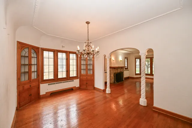 $329,900 | 2906 South 45th Street, Milwaukee, WI 53219