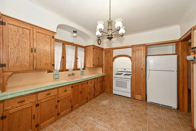 $329,900 | 2906 South 45th Street, Milwaukee, WI 53219