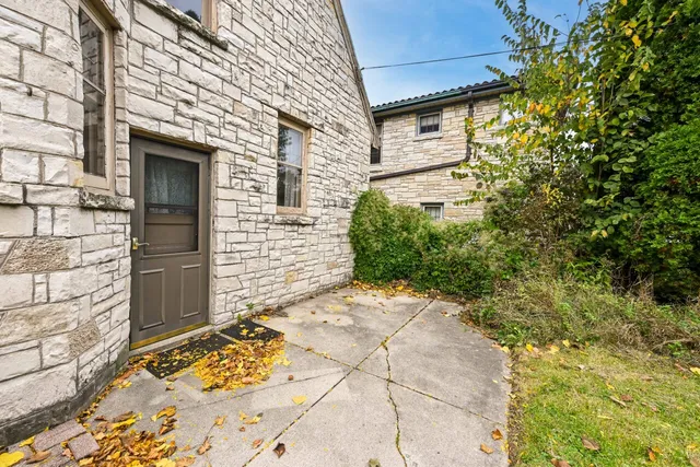 $329,900 | 2906 South 45th Street, Milwaukee, WI 53219