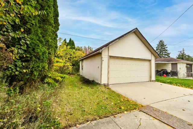 $329,900 | 2906 South 45th Street, Milwaukee, WI 53219