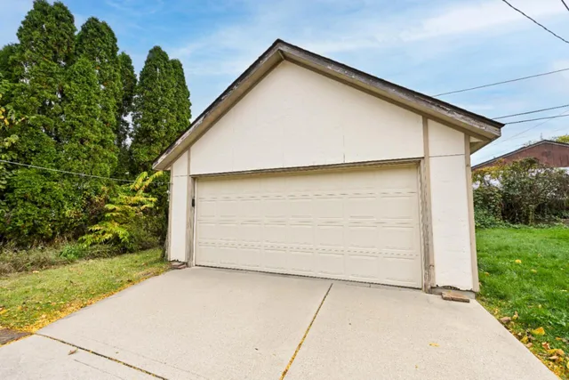 $329,900 | 2906 South 45th Street, Milwaukee, WI 53219