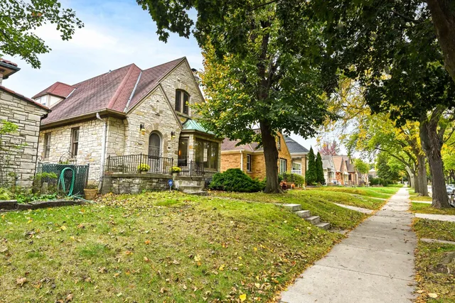 $329,900 | 2906 South 45th Street, Milwaukee, WI 53219