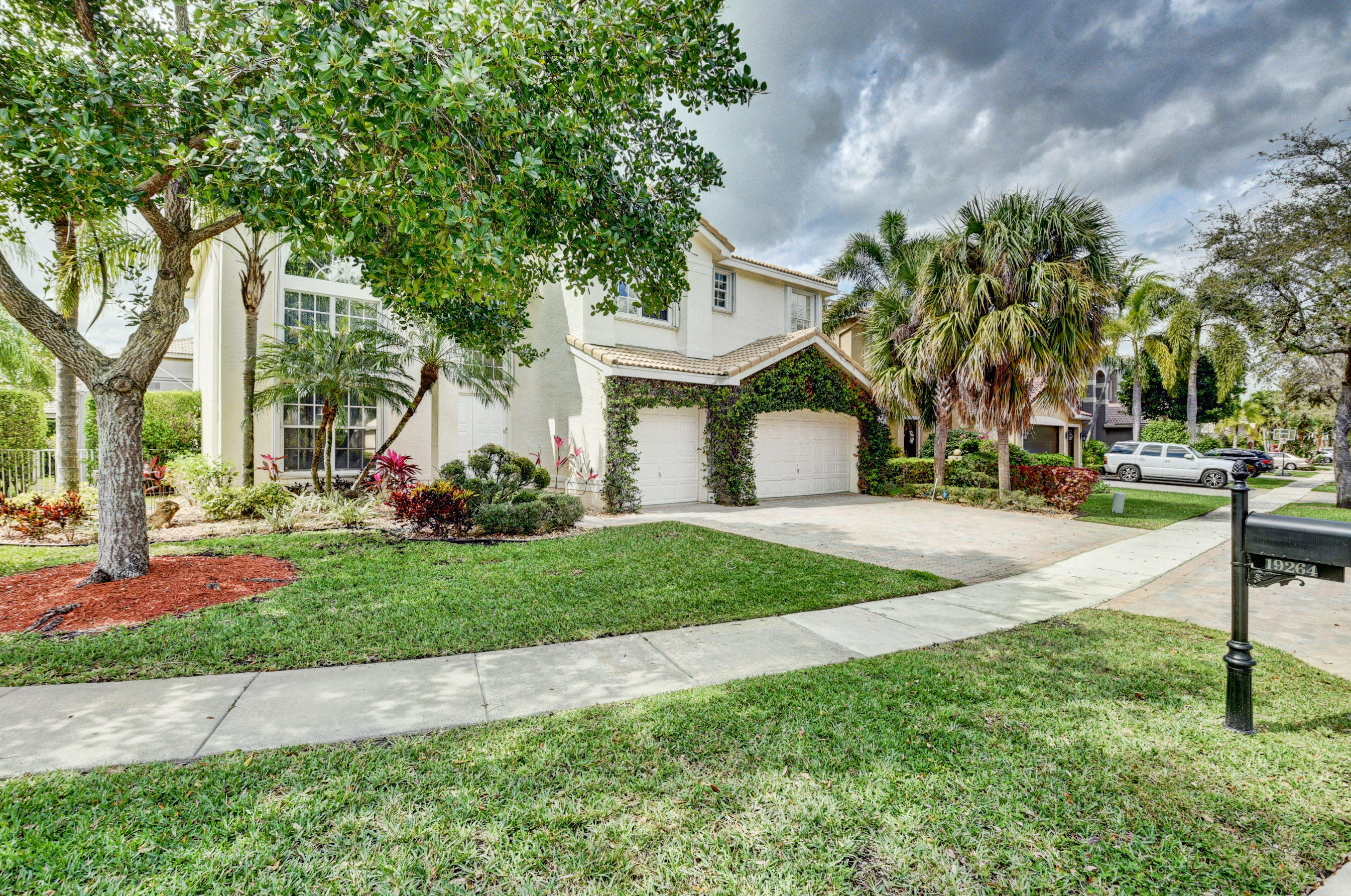 19264 Skyridge Circle Boca Raton, FL 33498 - Photo 3 of 50 09_dsc_1232_3_4_5_6
