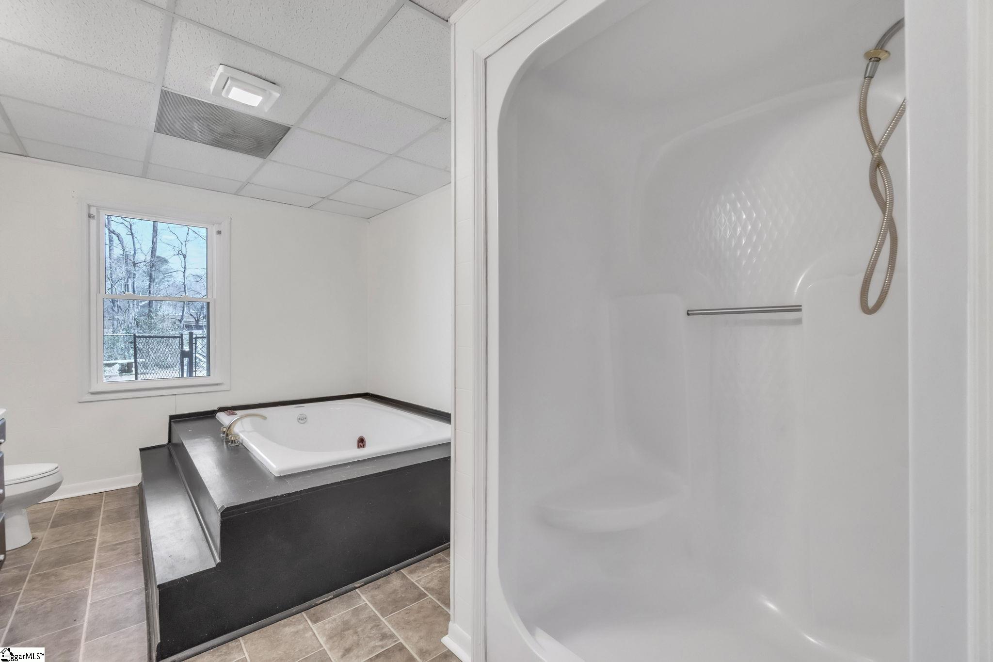 402 Shady Point Inman, SC 29349 - Photo 14 of 40