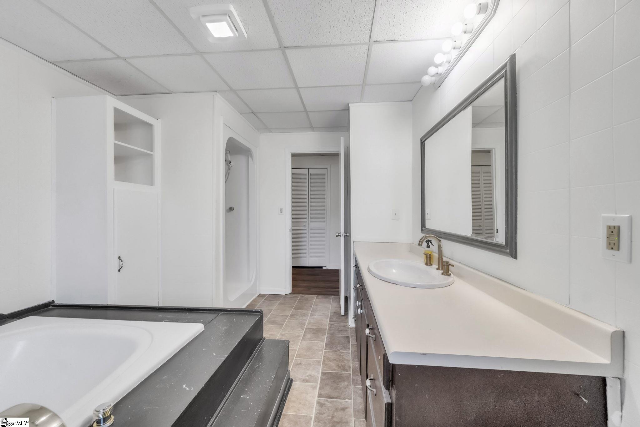 402 Shady Point Inman, SC 29349 - Photo 15 of 40