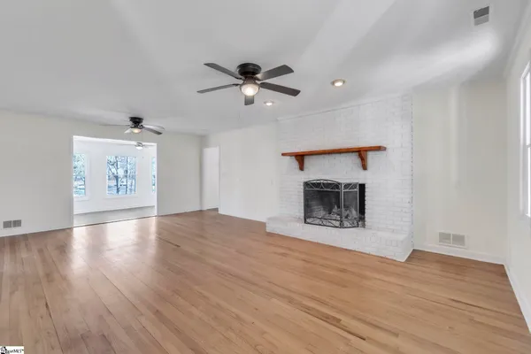 $425,000 | 402 Shady Point, Inman, SC 29349