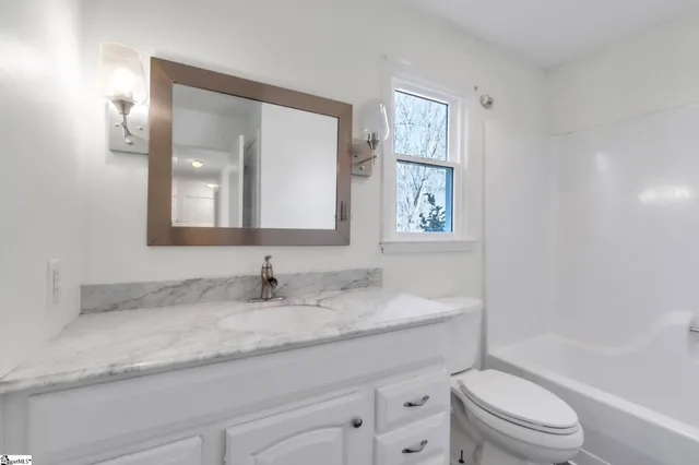 $425,000 | 402 Shady Point, Inman, SC 29349