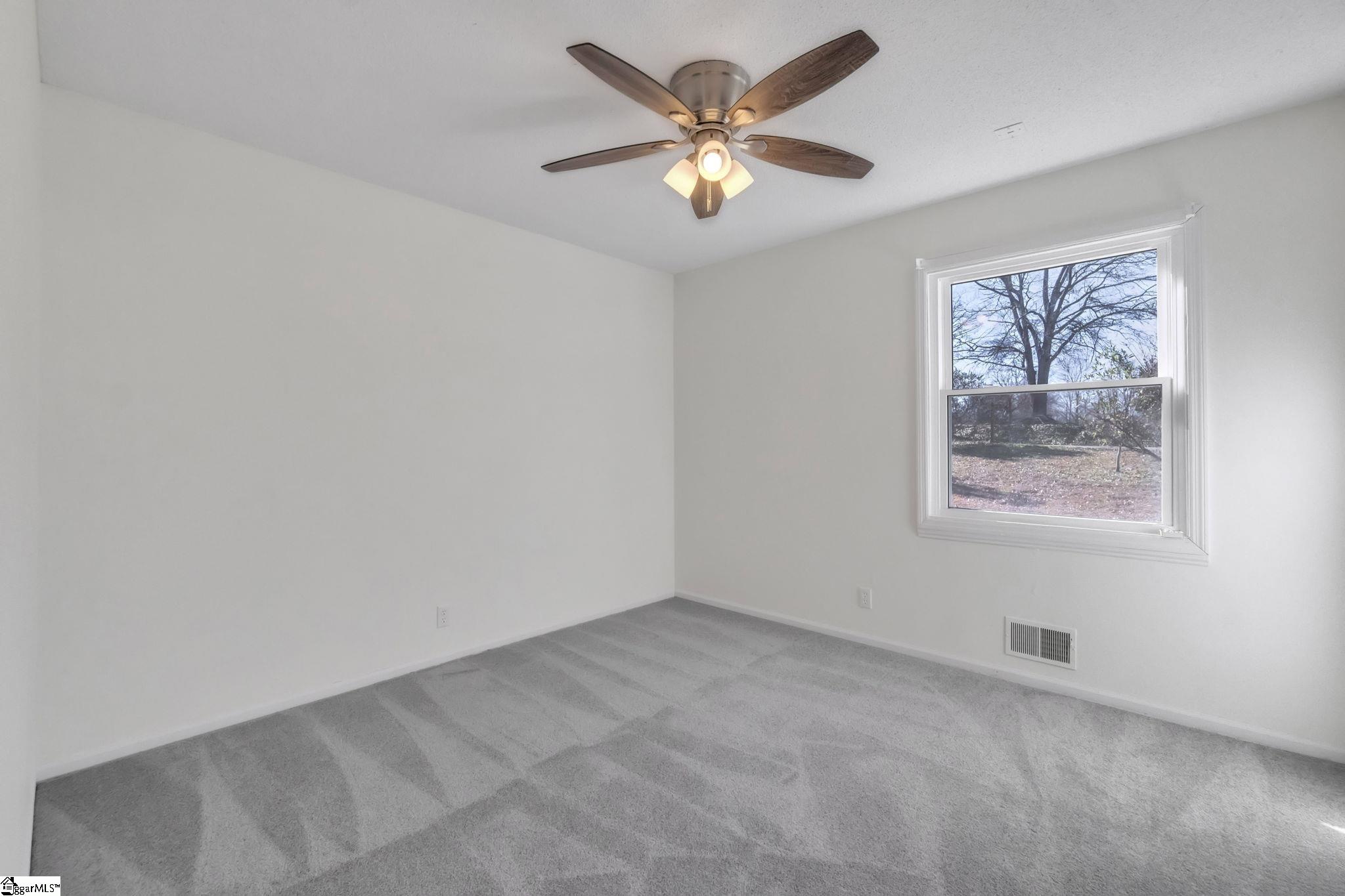 402 Shady Point Inman, SC 29349 - Photo 32 of 40