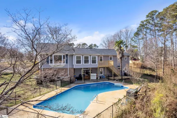 $400,000 | 402 Shady Point, Inman, SC 29349