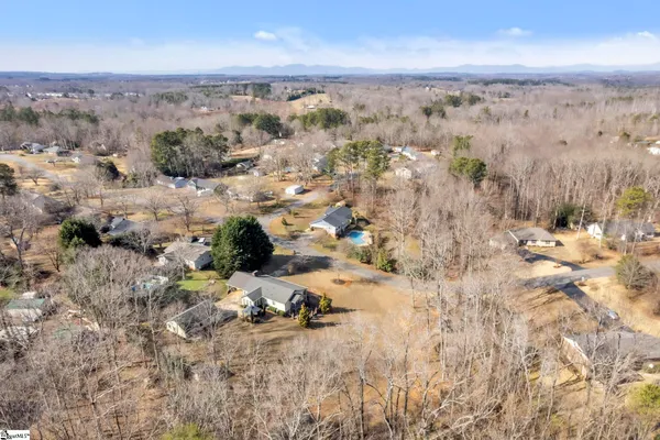 $425,000 | 402 Shady Point, Inman, SC 29349