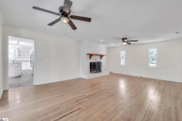 $425,000 | 402 Shady Point, Inman, SC 29349