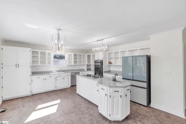 $425,000 | 402 Shady Point, Inman, SC 29349