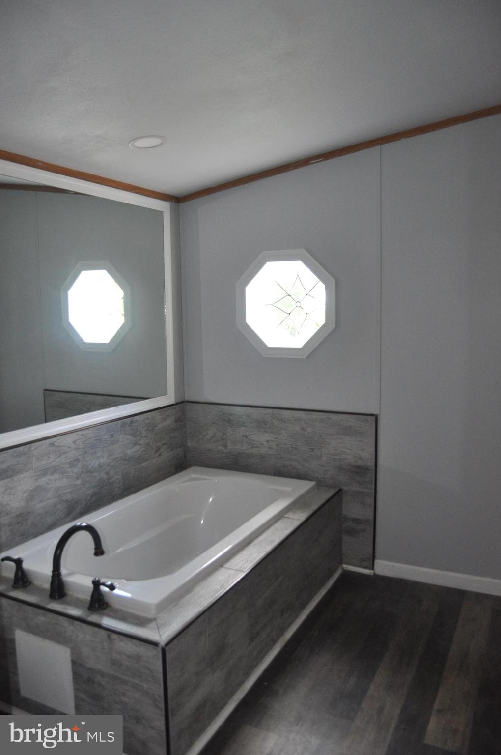 18 Junction Road Millersburg, PA 17061 - Photo 13 of 20 Main Bath tub