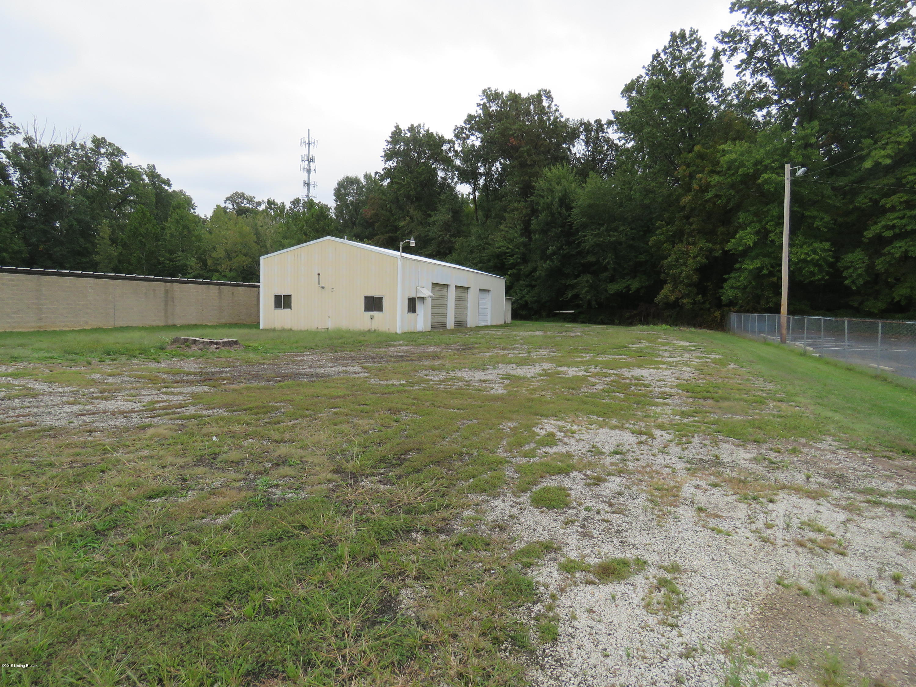 4829 Poplar Level Road Louisville, KY 40213 - Photo 39 of 55 IMG_1680