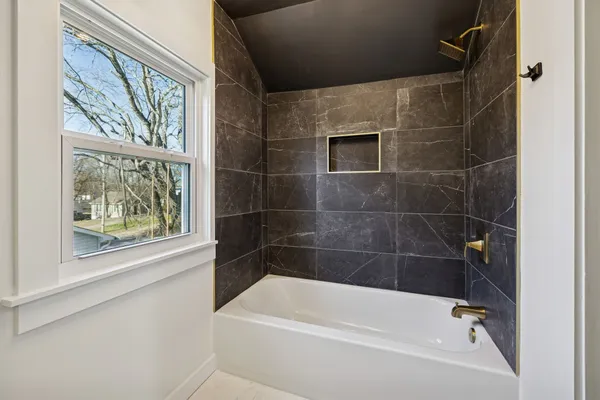 $293,900 | 223 Davis Avenue, Columbia, TN 38401