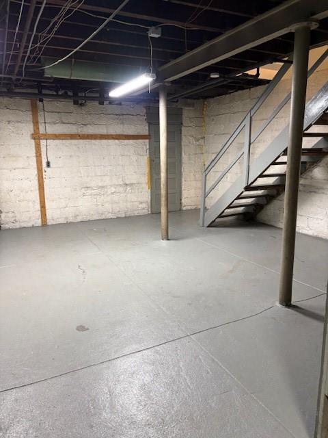 5648 Melvin Street Pittsburgh, PA 15217 - Photo 21 of 22 a view of room with window