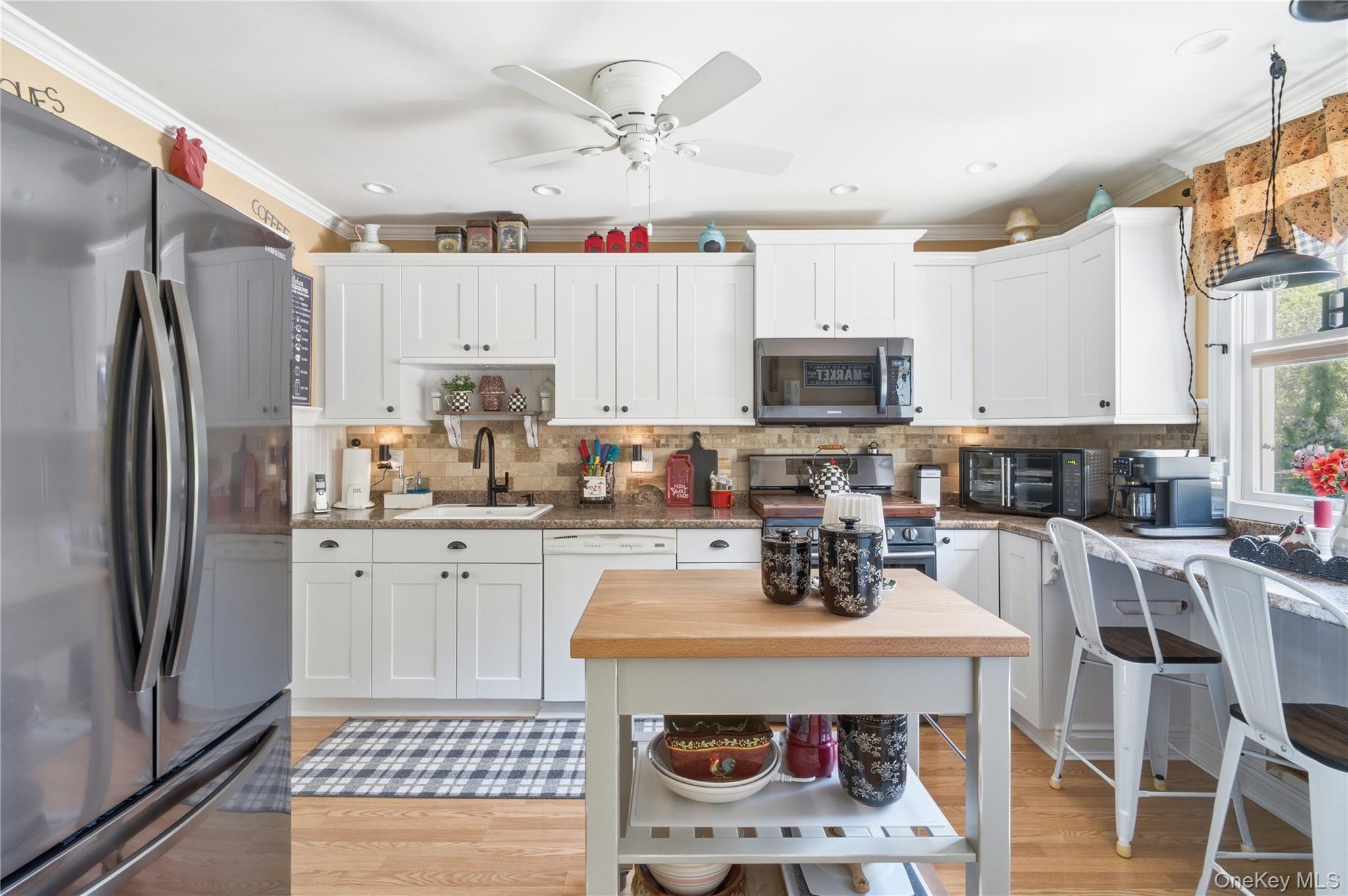 50 Amsterdam Road Smithtown, NY 11787 - Photo 12 of 42