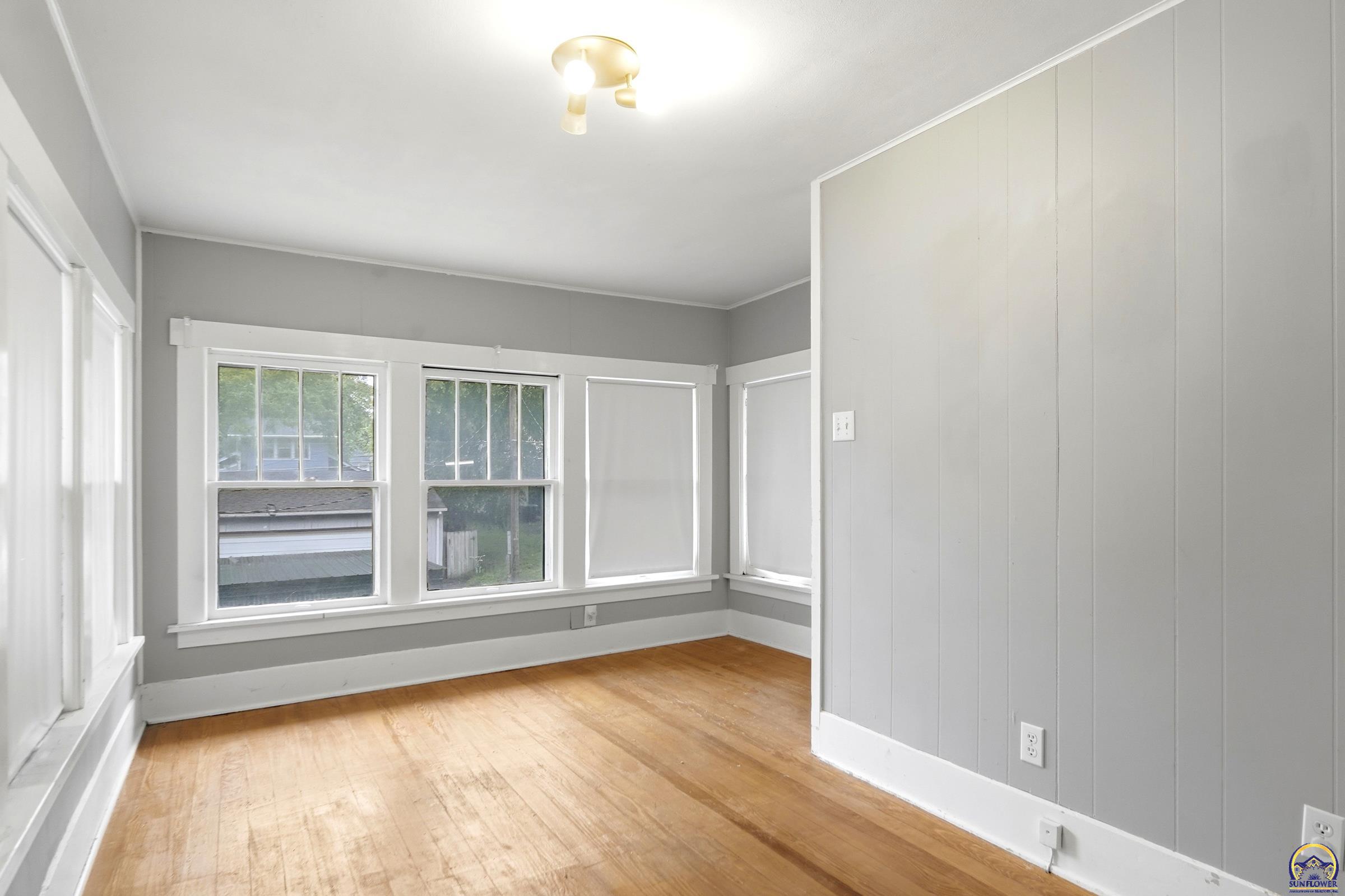 1237 Southwest MacVicar Avenue Topeka, KS 66604 - Photo 13 of 18