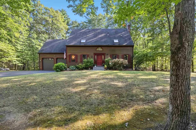 $900,000 | 7 Deer Run Road, Windham, NH 03087