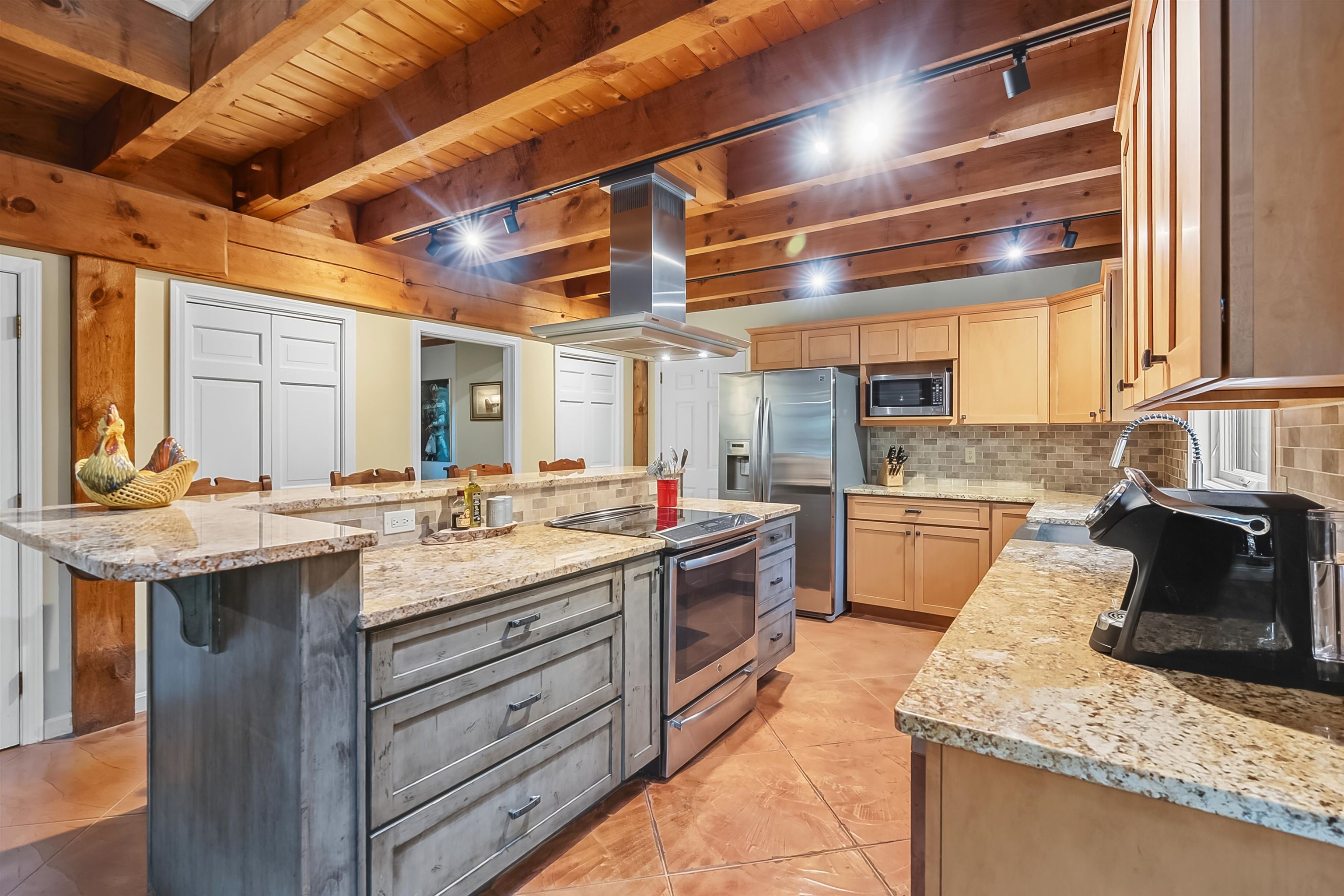 7 Deer Run Road Windham, NH 03087 - Photo 5 of 33