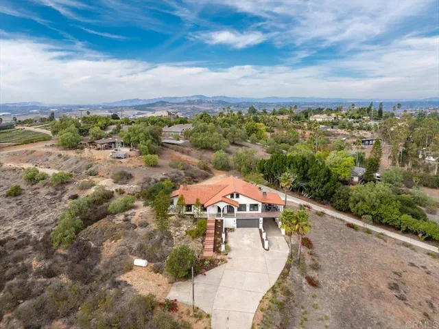 $1,749,000 | 2918 Fairview Drive, Vista, CA 92084