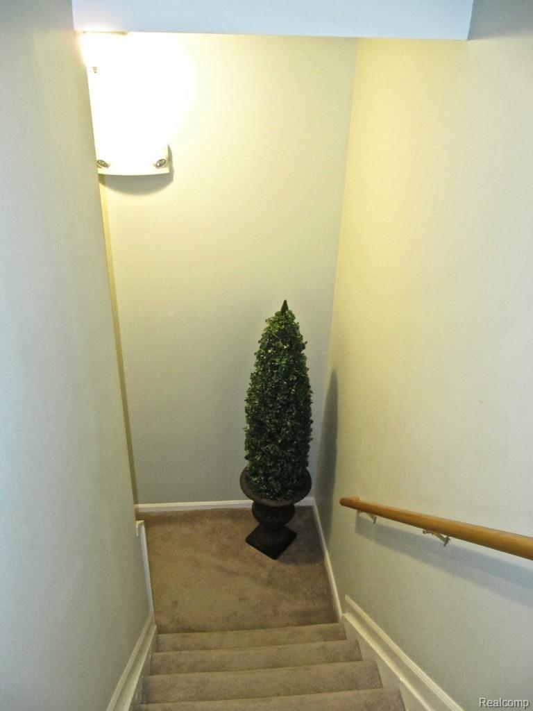 1408 Pebble Ridge Drive Rochester, MI 48307 - Photo 50 of 69 IMG_6293.jpg