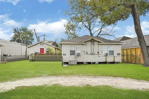 $585,000 | 969 Wakefield Drive, Houston, TX 77018