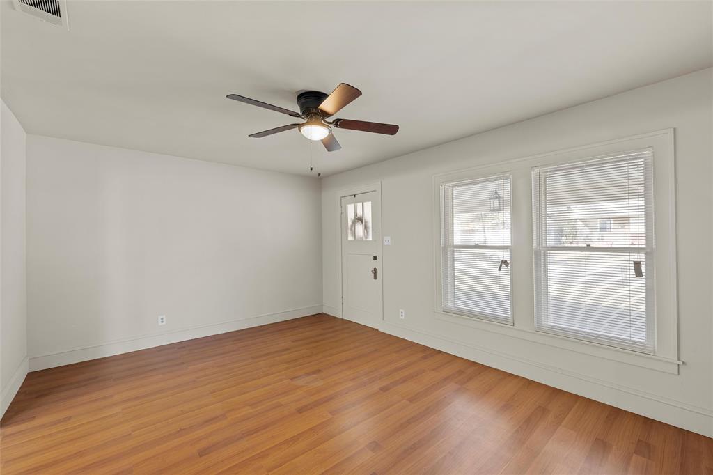 2912 Edmond Avenue Waco, TX 76707 - Photo 22 of 30 Entrance foyer featuring light wood-style floors and a ceiling fan