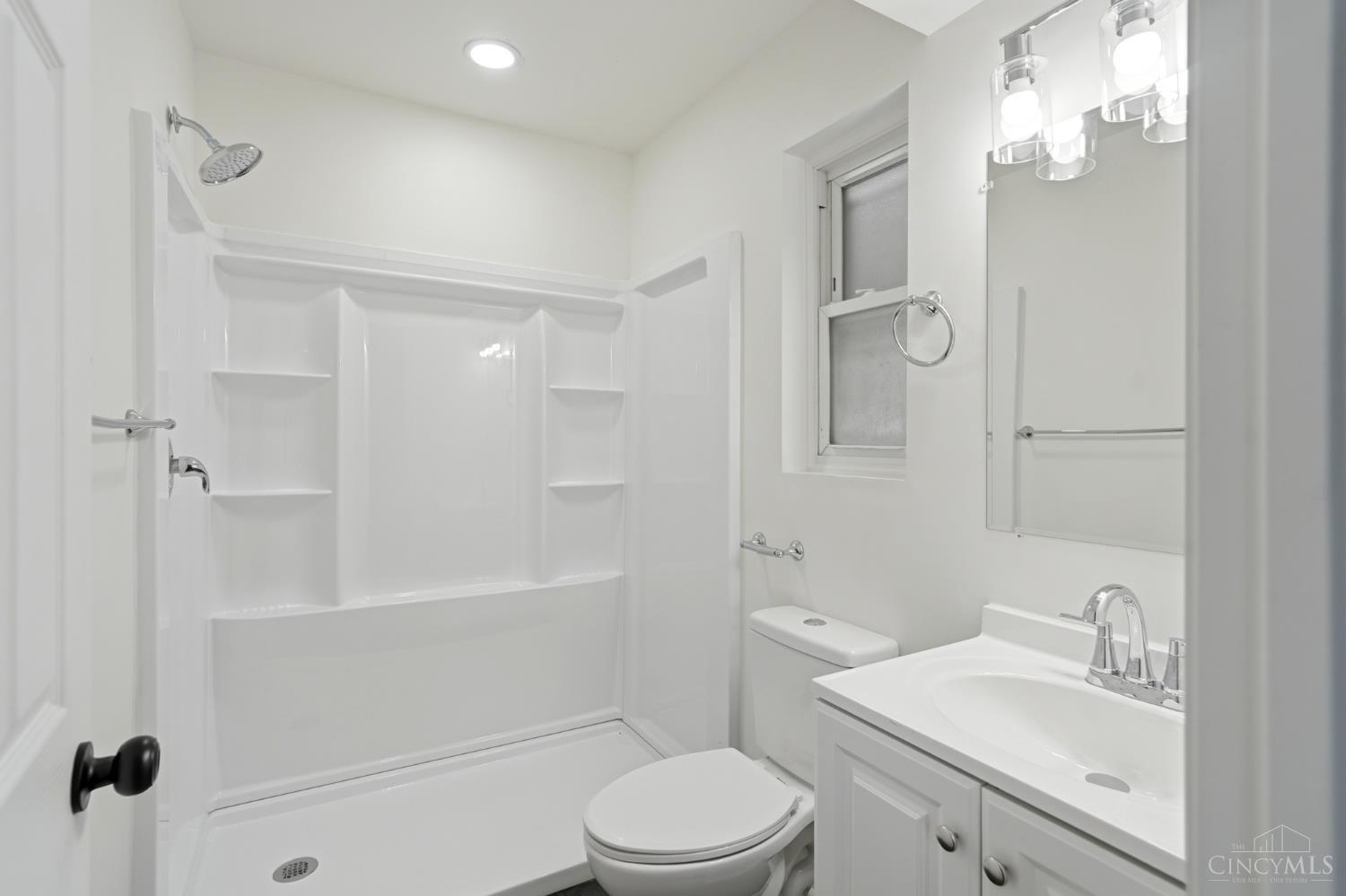 10686 Chelmsford Road Cincinnati, OH 45240 - Photo 17 of 43
