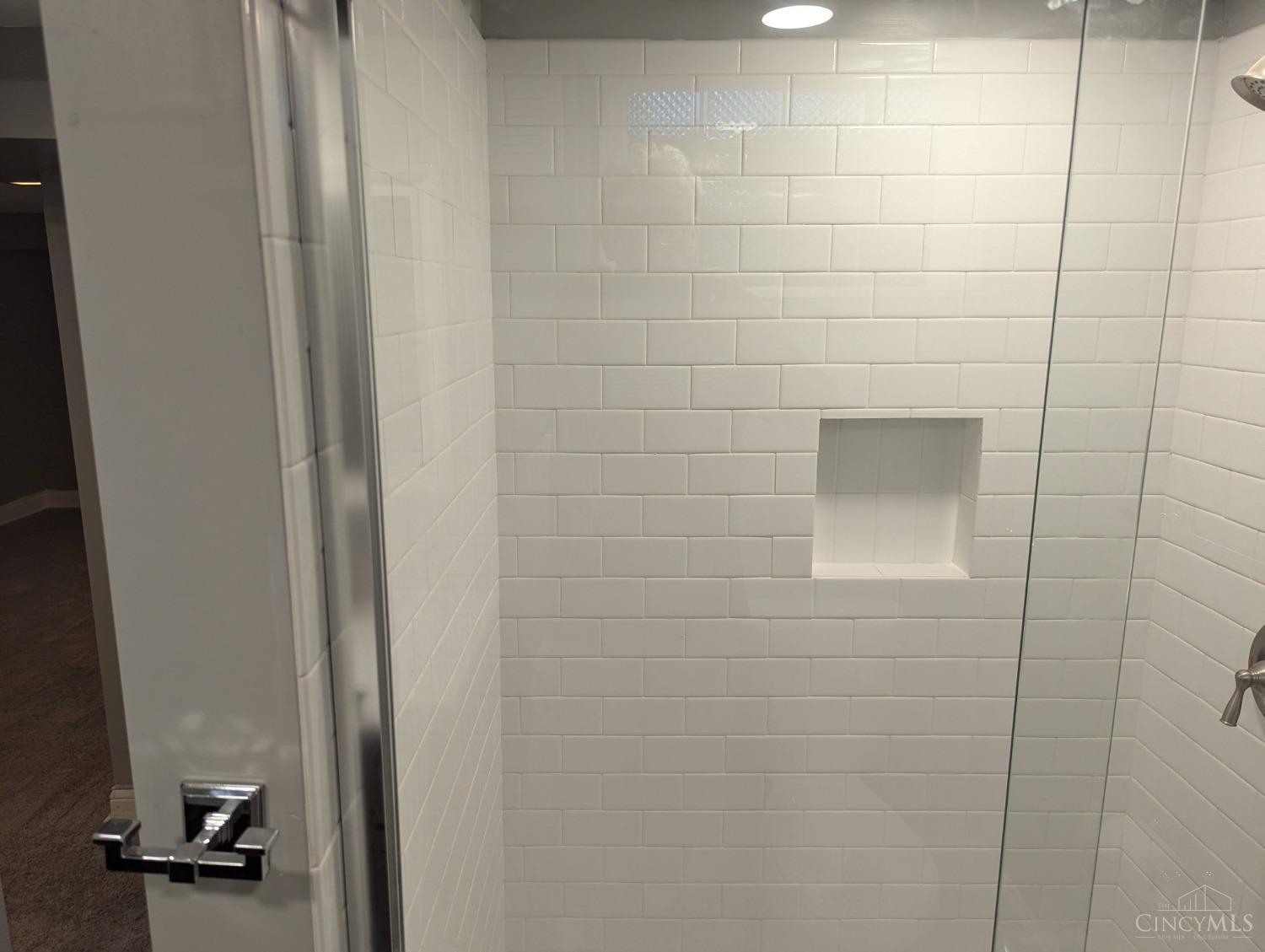 3705 Poole Road Cincinnati, OH 45251 - Photo 14 of 28 Gallery Image 14