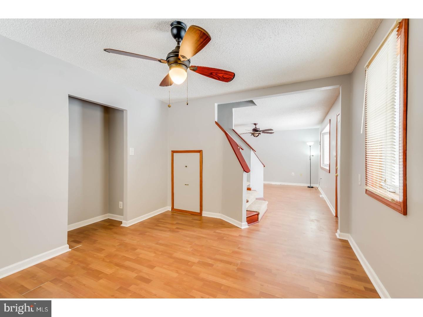 811 Mt Road Burlington, NJ 08016 - Photo 11 of 25 Family Room