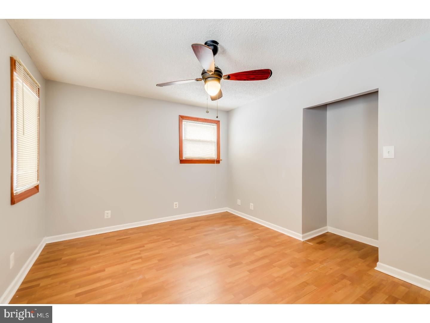 811 Mt Road Burlington, NJ 08016 - Photo 12 of 25 Family Room