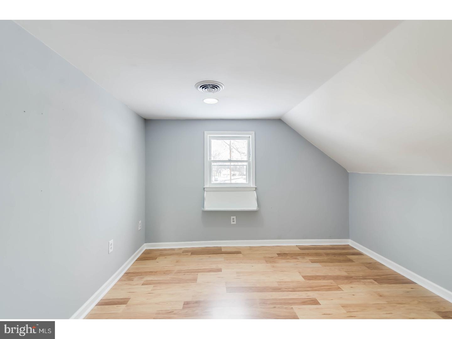 811 Mt Road Burlington, NJ 08016 - Photo 21 of 25 Bedroom