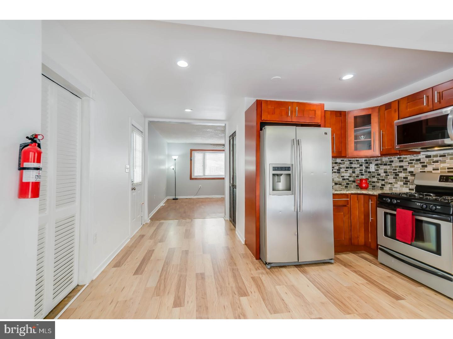 811 Mt Road Burlington, NJ 08016 - Photo 6 of 25 Kitchen