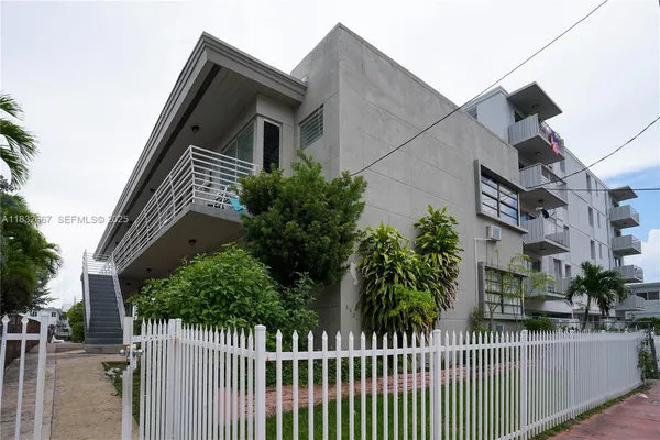 $2,200,000 | 8321 Crespi Boulevard, Miami Beach, FL 33141