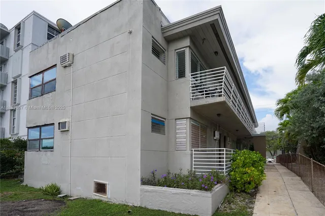 $2,229,900 | 8321 Crespi Boulevard, Miami Beach, FL 33141