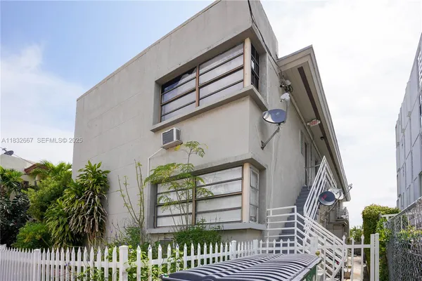 $2,200,000 | 8321 Crespi Boulevard, Miami Beach, FL 33141