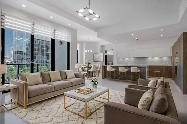 $15,000 | 275 Giralda Avenue, Unit 6C, Coral Gables, FL 33134