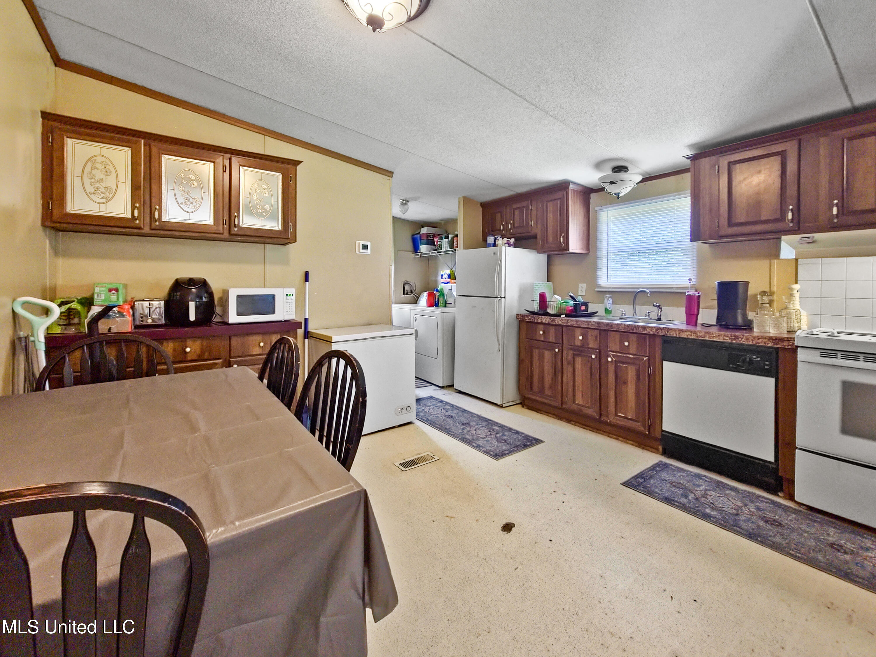 19215 Burnt Lane Saucier, MS 39574 - Photo 7 of 15 20250610_095733 (1)