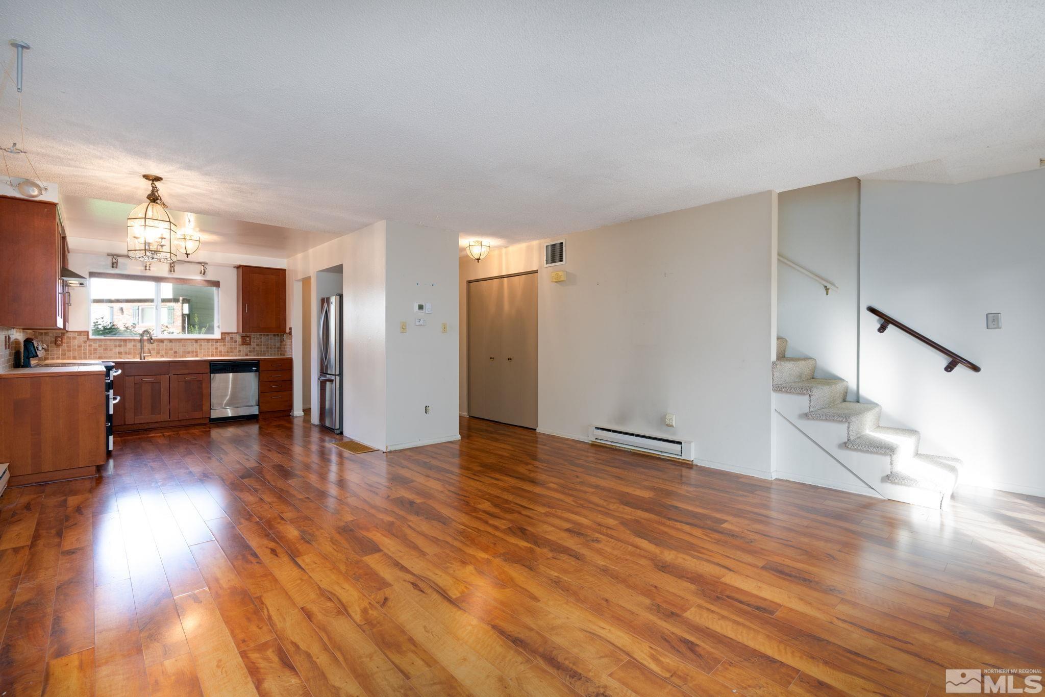 363 Smithridge Drive Reno, NV 89502 - Photo 3 of 27 Photo 3