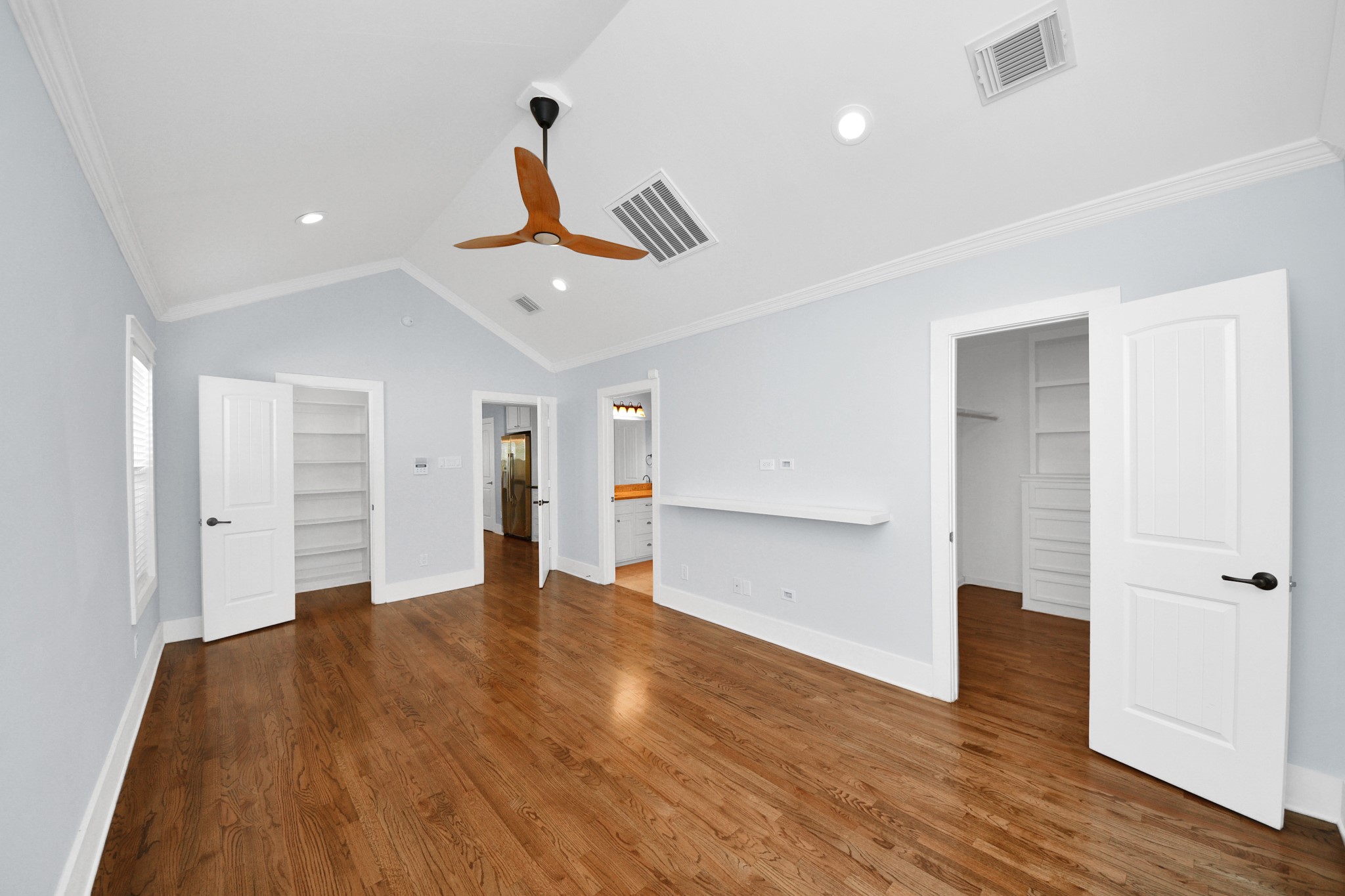 509 Vincent Street Houston, TX 77009 - Photo 20 of 39 a view of empty room with wooden floor