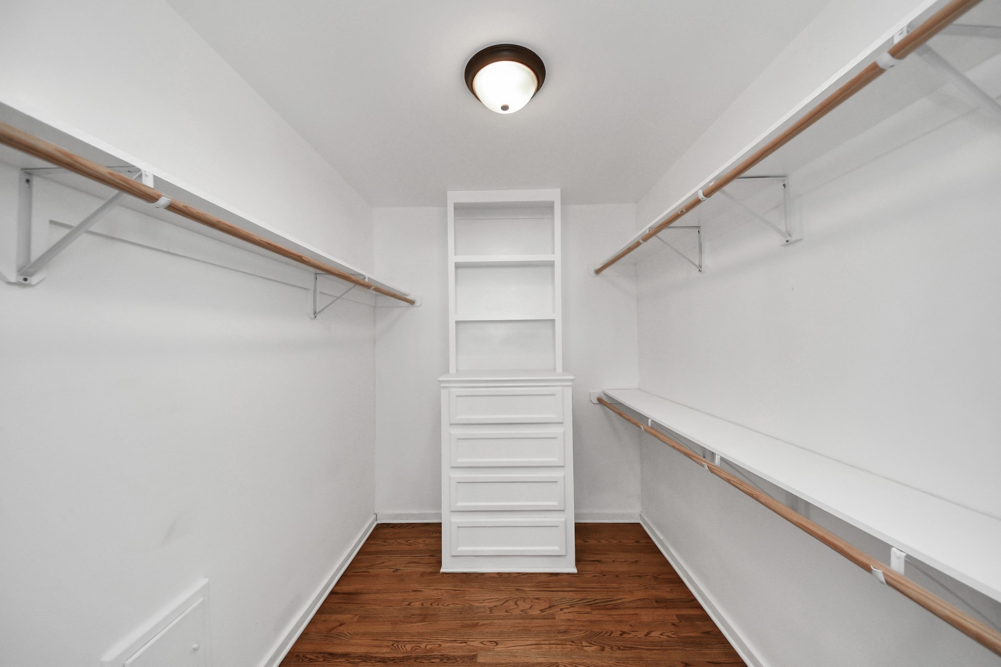 509 Vincent Street Houston, TX 77009 - Photo 22 of 39 a view of a hallway