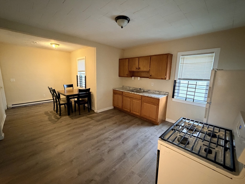 12 King Street Worcester, MA 01610 - Photo 14 of 32