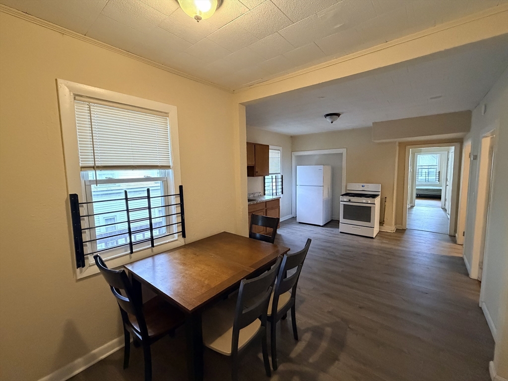 12 King Street Worcester, MA 01610 - Photo 15 of 32