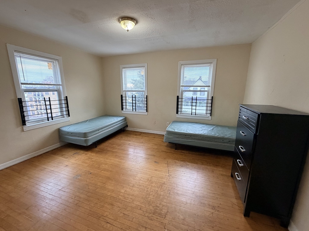 12 King Street Worcester, MA 01610 - Photo 17 of 32