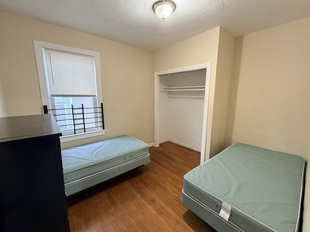 12 King Street Worcester, MA 01610 - Photo 18 of 32