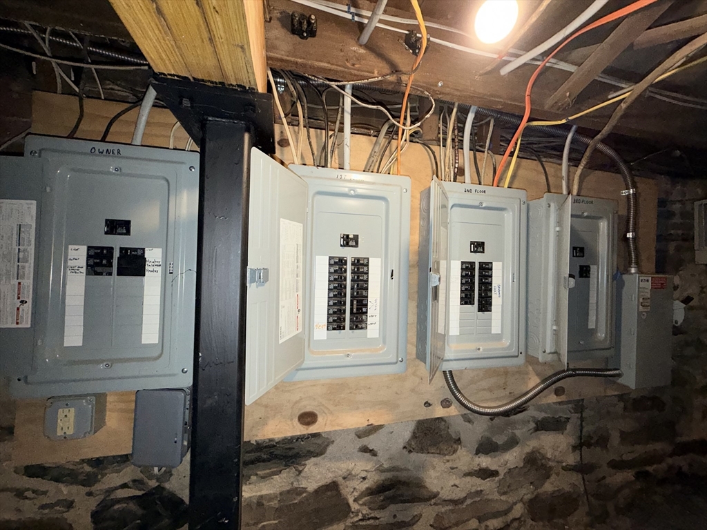 12 King Street Worcester, MA 01610 - Photo 28 of 32