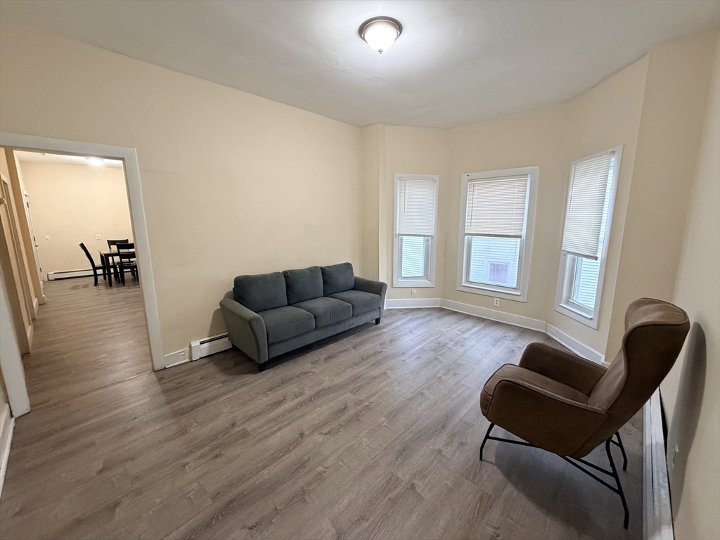 12 King Street Worcester, MA 01610 - Photo 5 of 32