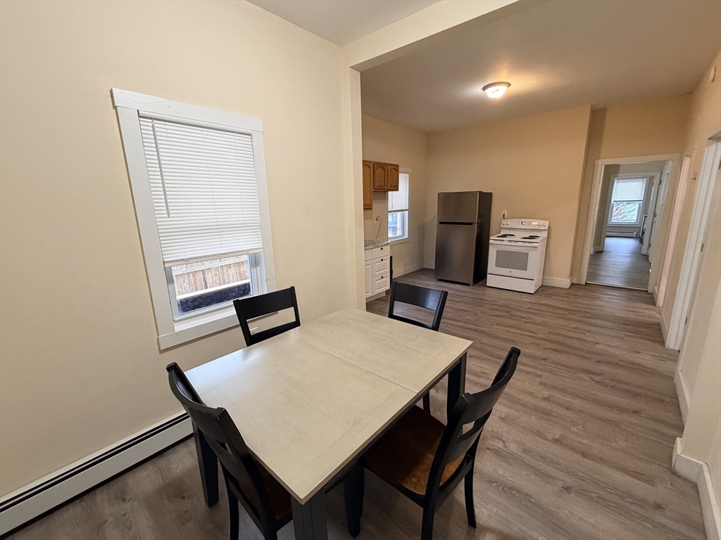 12 King Street Worcester, MA 01610 - Photo 7 of 32